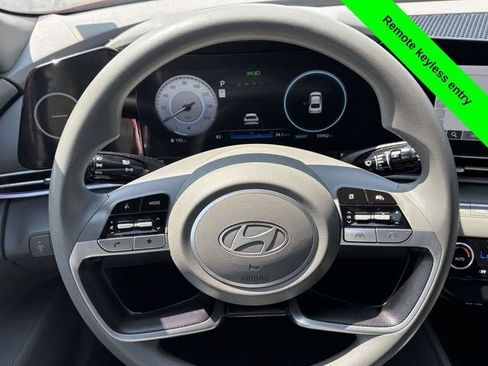 Used 2024 Hyundai Elantra SEL FWD image 28