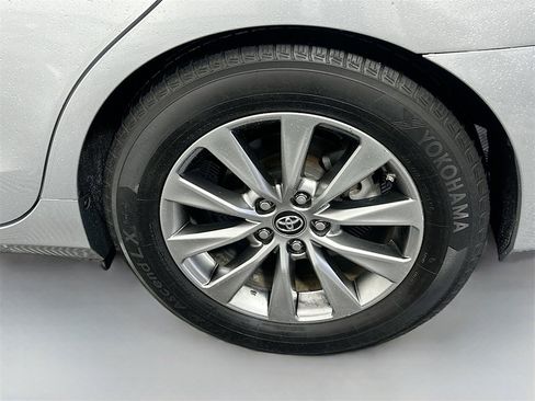 Used 2017 Toyota Camry XLE image 29