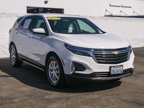 Used 2022 Chevrolet Equinox LT w/ LPO, Floor Liner Package FWD image 3