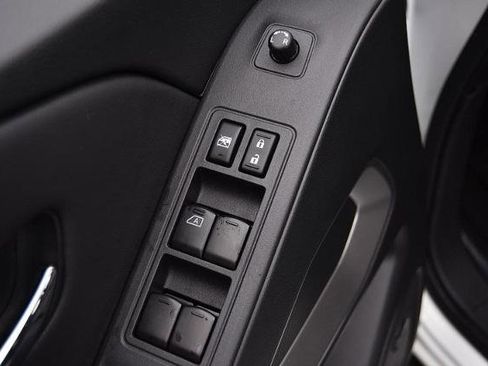 Certified 2024 Nissan Frontier SV w/ SV Convenience Package image 10