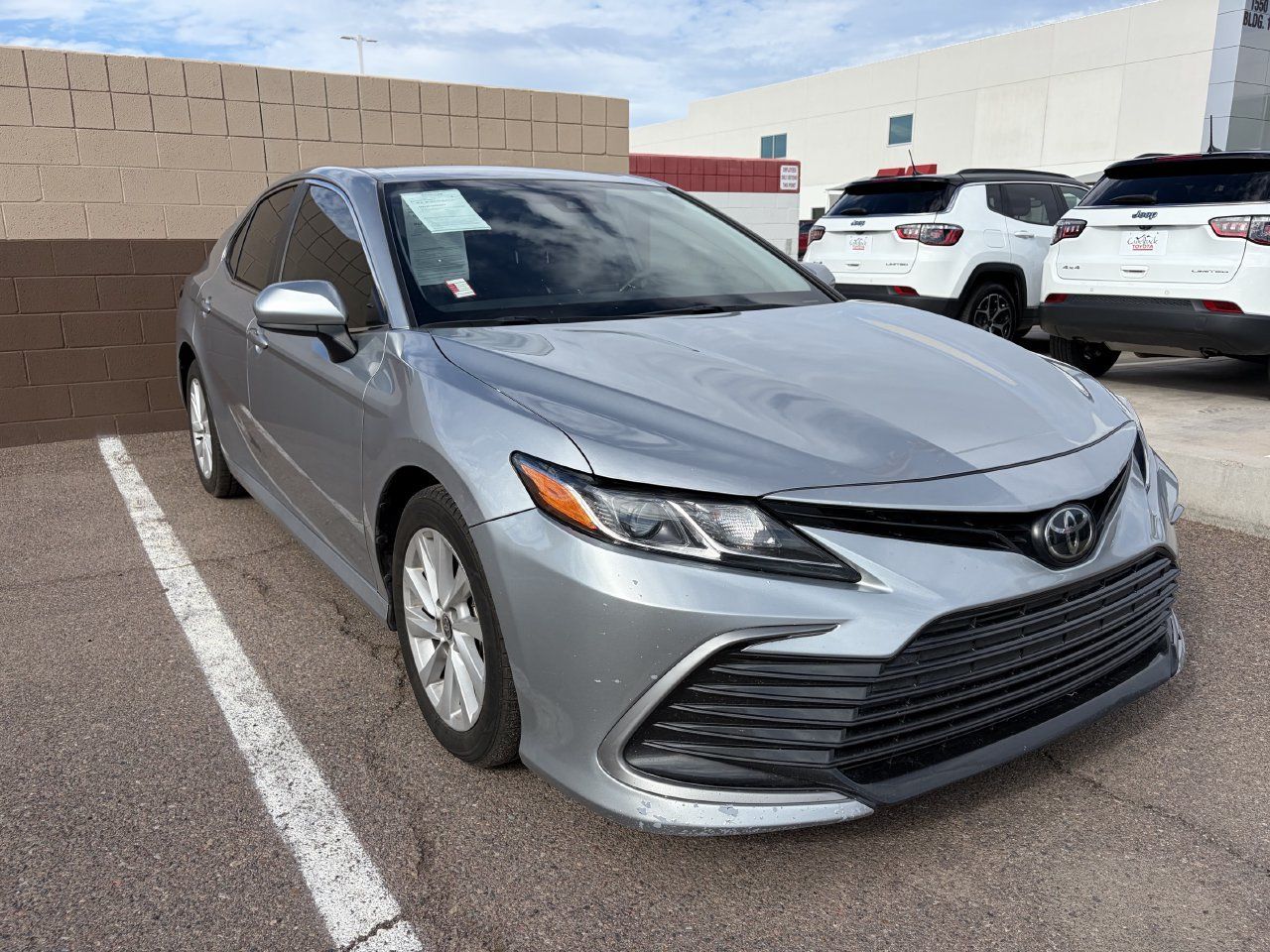Used 2022 Toyota Camry LE FWD image 2