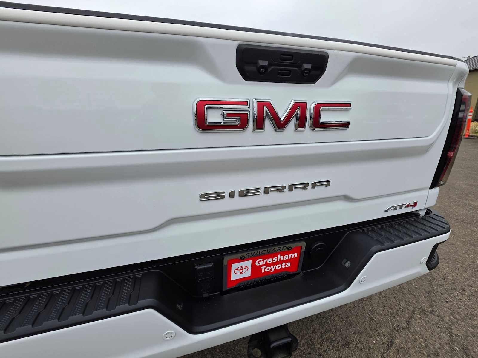 Used 2024 GMC Sierra 2500 AT4 w/ AT4 Premium Plus Package AWD/4WD image 15