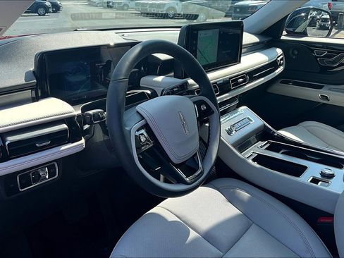 New 2025 Lincoln Aviator AWD w/ Equipment Group 101A image 6
