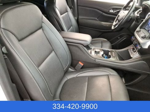 Used 2023 GMC Acadia SLT image 16