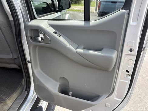 Used 2017 Nissan Frontier SV RWD image 22
