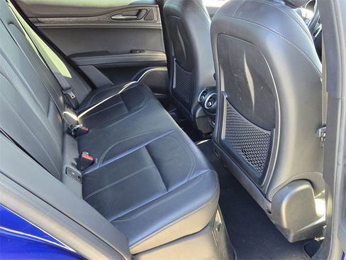 Used 2023 Alfa Romeo Stelvio Sprint image 15