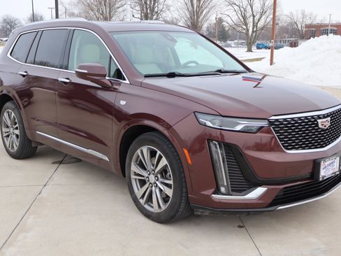 Used 2022 Cadillac XT6 Premium Luxury image 4