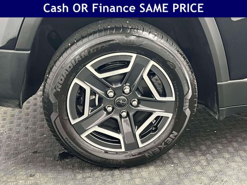 Used 2026 Jeep Cherokee Limited AWD/4WD image 12
