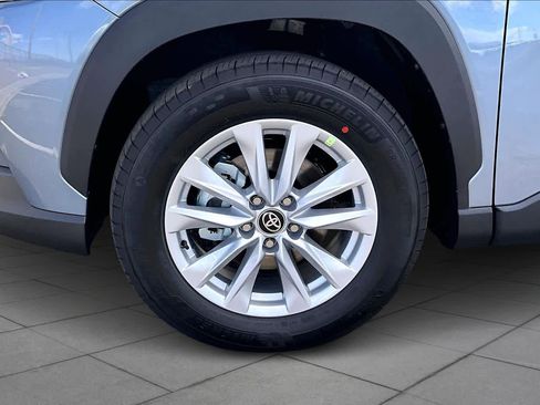 Used 2026 Toyota Corolla Cross LE image 10