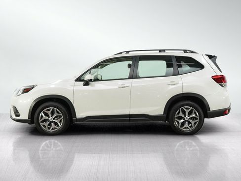 Used 2024 Subaru Forester Premium AWD/4WD image 2