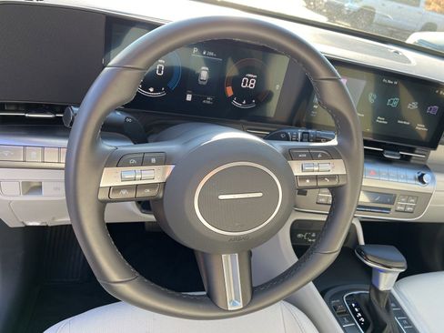 Certified 2025 Hyundai Kona SEL image 30