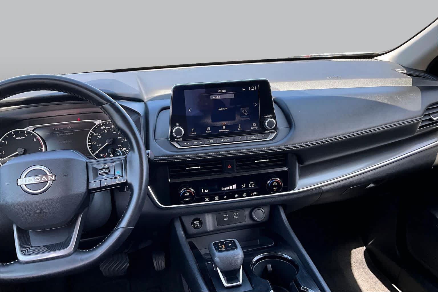 Used 2025 Nissan Rogue SV AWD/4WD image 7