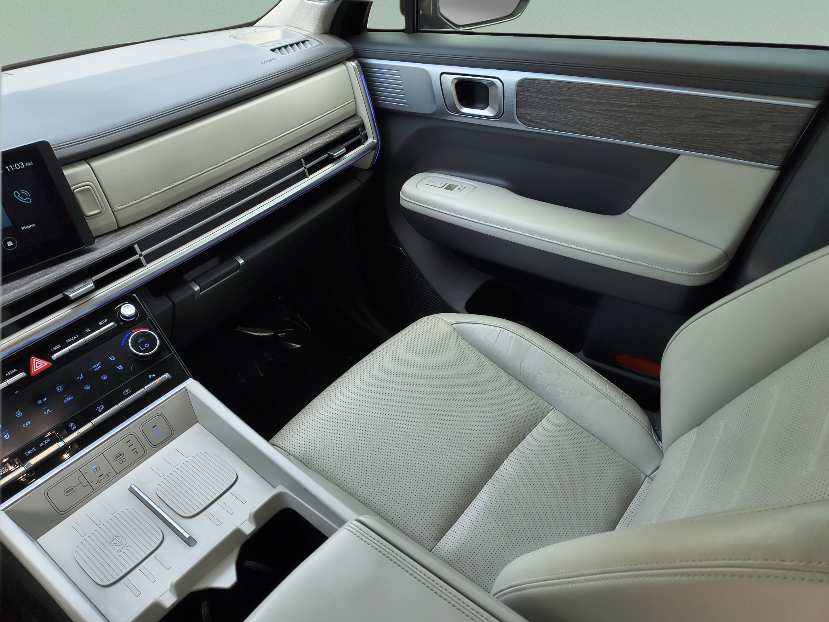 Used 2024 Hyundai Santa Fe Limited FWD image 16