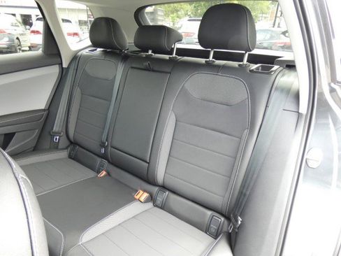 New 2024 Volkswagen Taos SE image 26