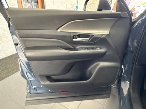 Certified 2025 Toyota Grand Highlander AWD image 34