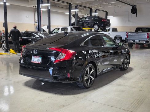 Used 2016 Honda Civic Touring image 7