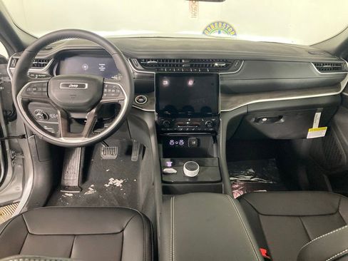 New 2025 Jeep Grand Cherokee L Limited w/ Trailer Tow Package AWD/4WD image 6