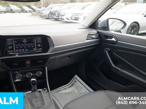 Used 2024 Volkswagen Jetta SE FWD image 18