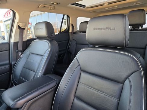Used 2021 GMC Acadia Denali w/ Denali Technology Package image 13