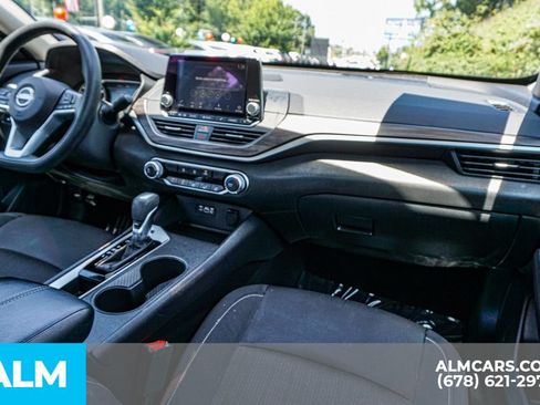 Used 2025 Nissan Altima 2.5 SV FWD image 23