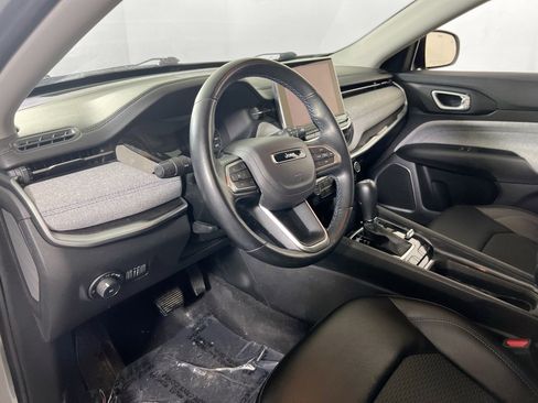 Used 2022 Jeep Compass Latitude w/ Convenience Group AWD/4WD image 9
