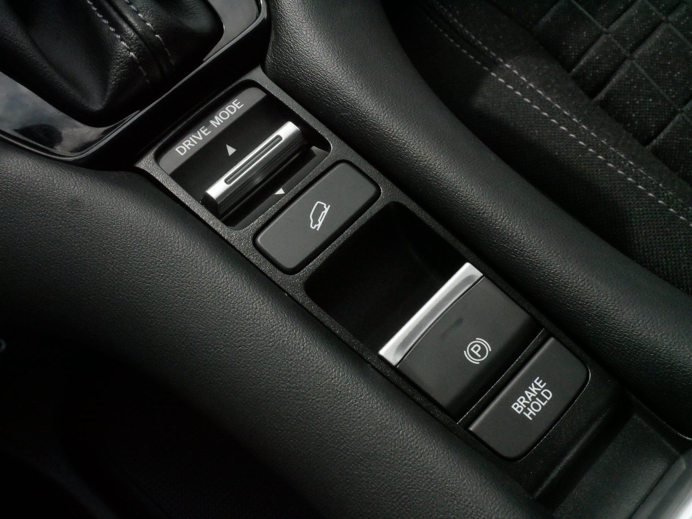 Used 2024 Honda HR-V LX image 25