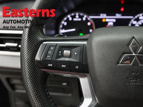 Used 2024 Mitsubishi Outlander SE AWD/4WD image 15