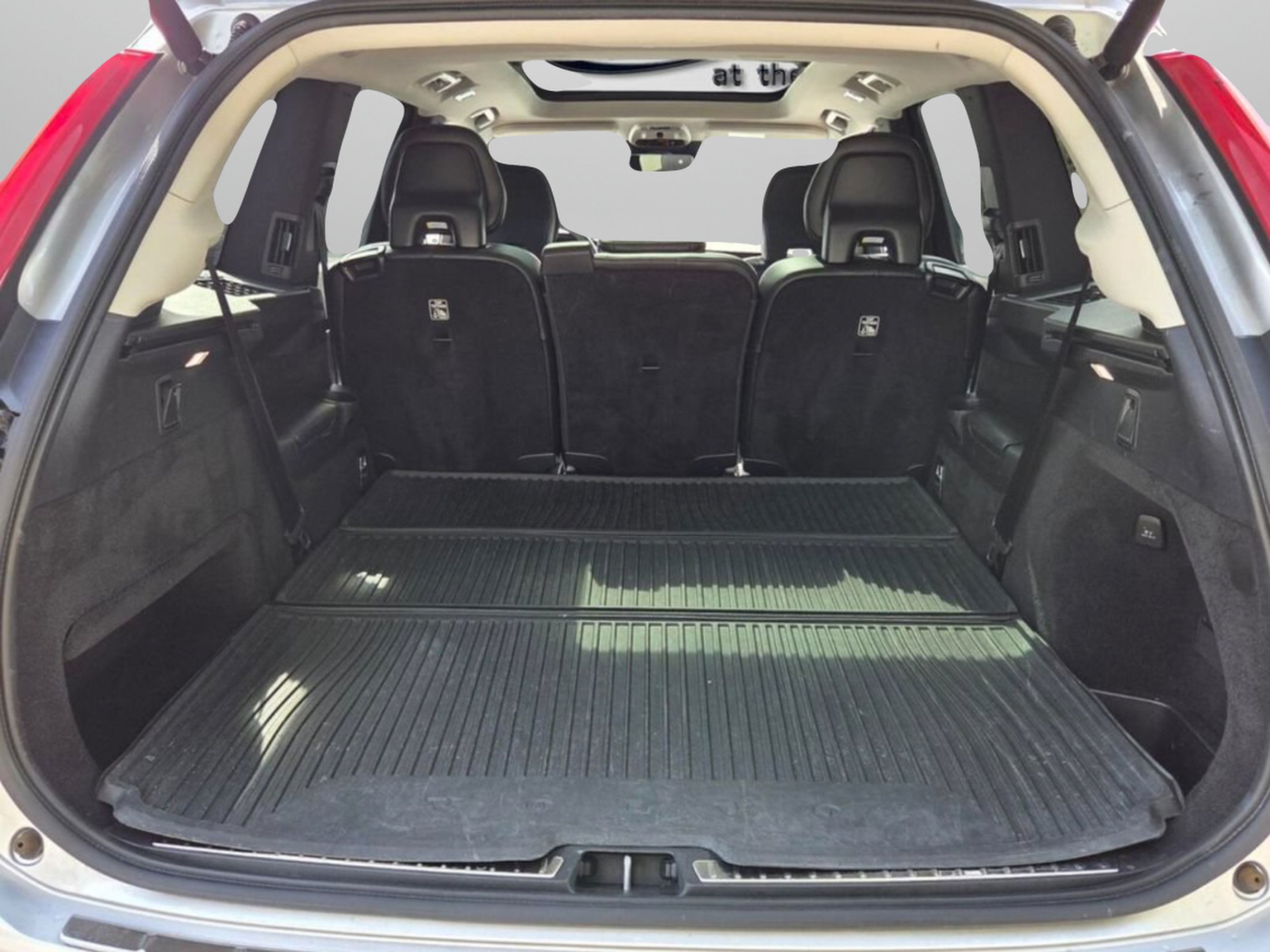 Used 2019 Volvo XC90 T5 Momentum w/ Protection Package Premier AWD/4WD image 17