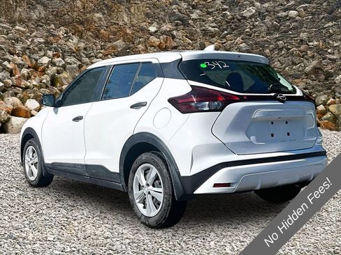 Used 2022 Nissan Kicks S w/ Interior Electronics Package FWD image 10