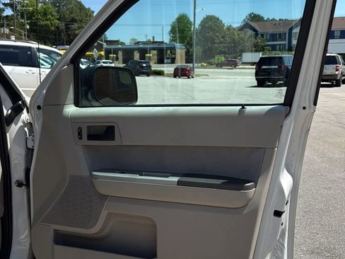 Used 2012 Ford Escape XLT image 12