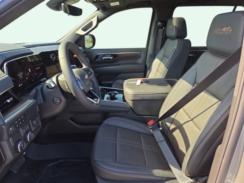 New 2026 Chevrolet Suburban High Country image 12