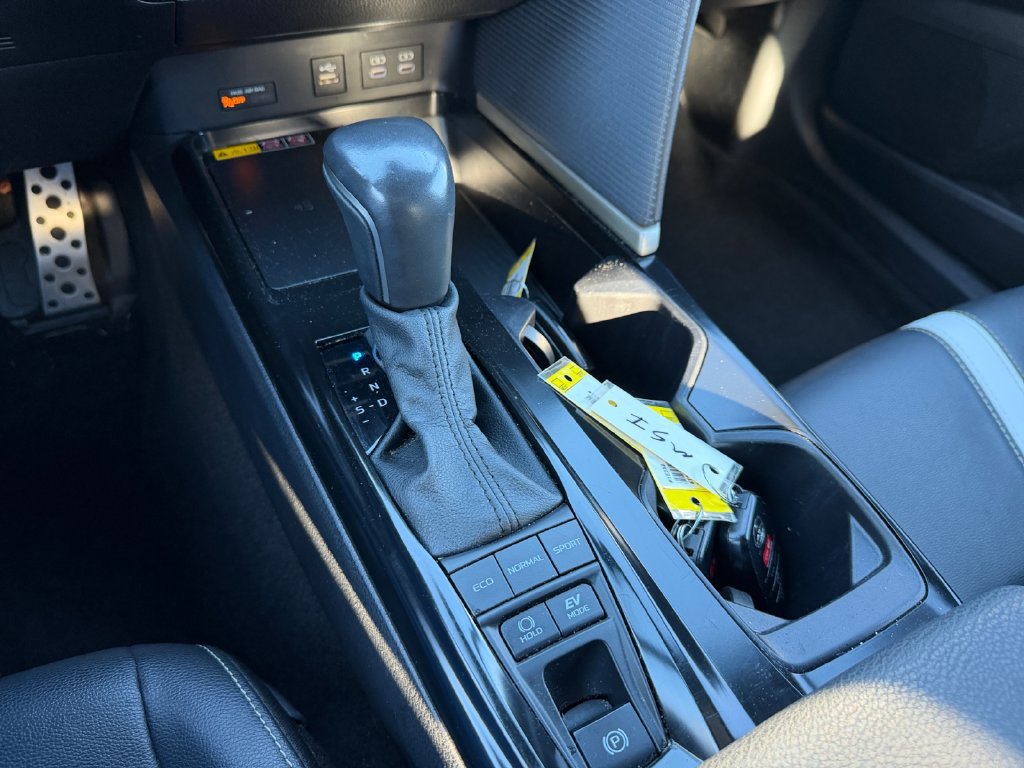 Used 2025 Toyota Camry Hybrid FWD image 23