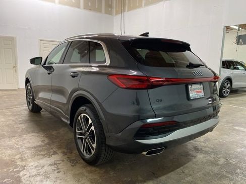 Used 2025 Audi Q5 Premium w/ Convenience Package image 4