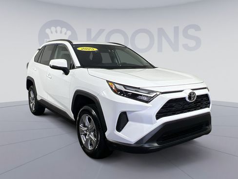 Used 2025 Toyota RAV4 XLE FWD image 2