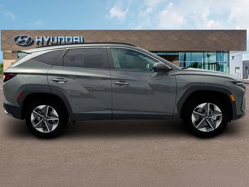 New 2025 Hyundai Tucson SEL image 9
