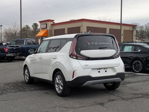 Used 2023 Kia Soul S image 6