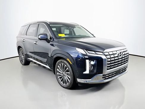 Used 2023 Hyundai Palisade Calligraphy w/ Winter Package image 8