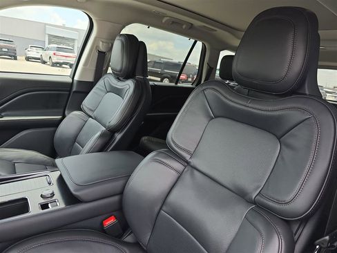 New 2025 Lincoln Aviator Reserve w/ Luxury Package image 19