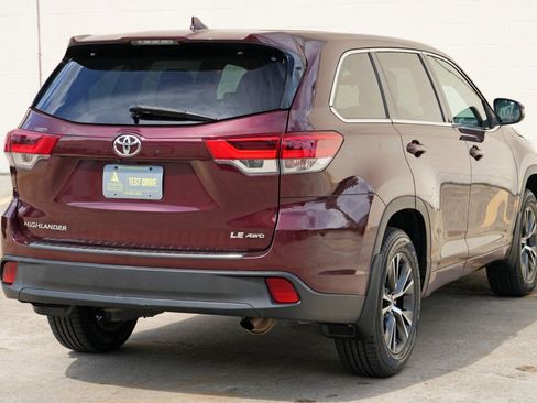Used 2018 Toyota Highlander Plus AWD/4WD image 47
