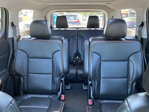 Used 2023 GMC Acadia AT4 w/ Preferred Package AWD/4WD image 15