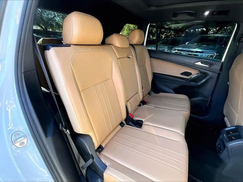 Certified 2023 Volkswagen Tiguan SE R-Line image 19
