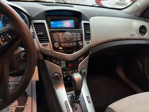 Used 2014 Chevrolet Cruze LS image 10