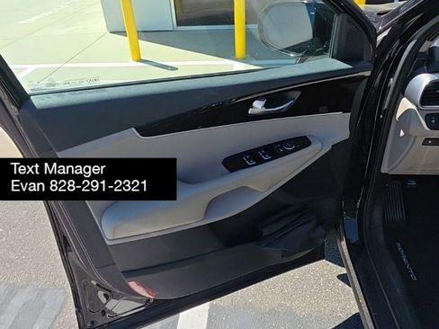 Used 2020 Kia Sorento LX w/ LX I4 Convenience Package image 8