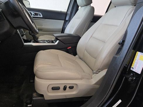 Used 2014 Ford Explorer XLT w/ Equipment Group 202A AWD/4WD image 20
