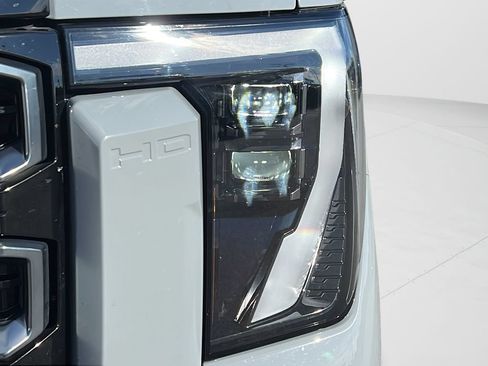Used 2024 GMC Sierra 2500 AT4 w/ AT4 Premium Plus Package AWD/4WD image 25