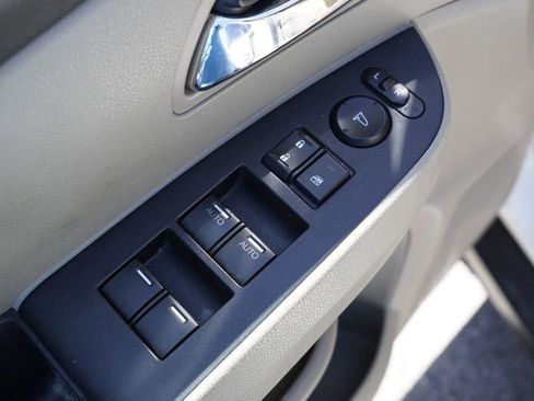 Used 2016 Honda Odyssey SE image 8