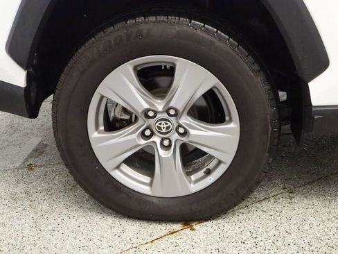 Used 2022 Toyota RAV4 XLE w/ Convenience Package AWD/4WD image 17