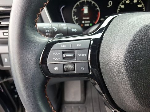 Used 2025 Honda Pilot Sport image 20