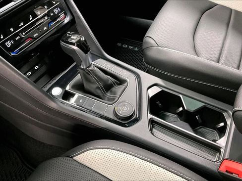 New 2026 Volkswagen Taos SEL image 10