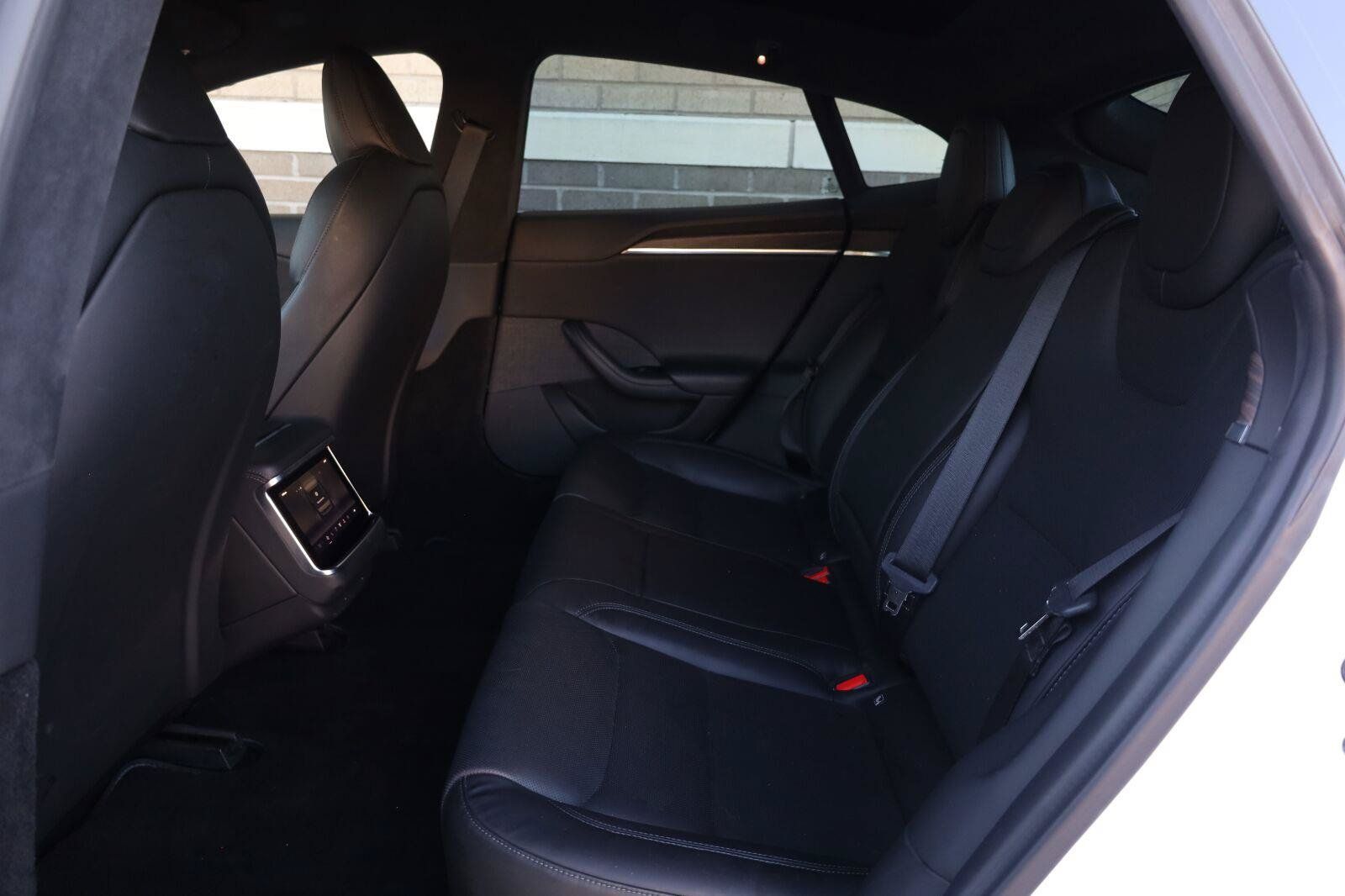 Used 2022 Tesla Model S AWD/4WD image 23